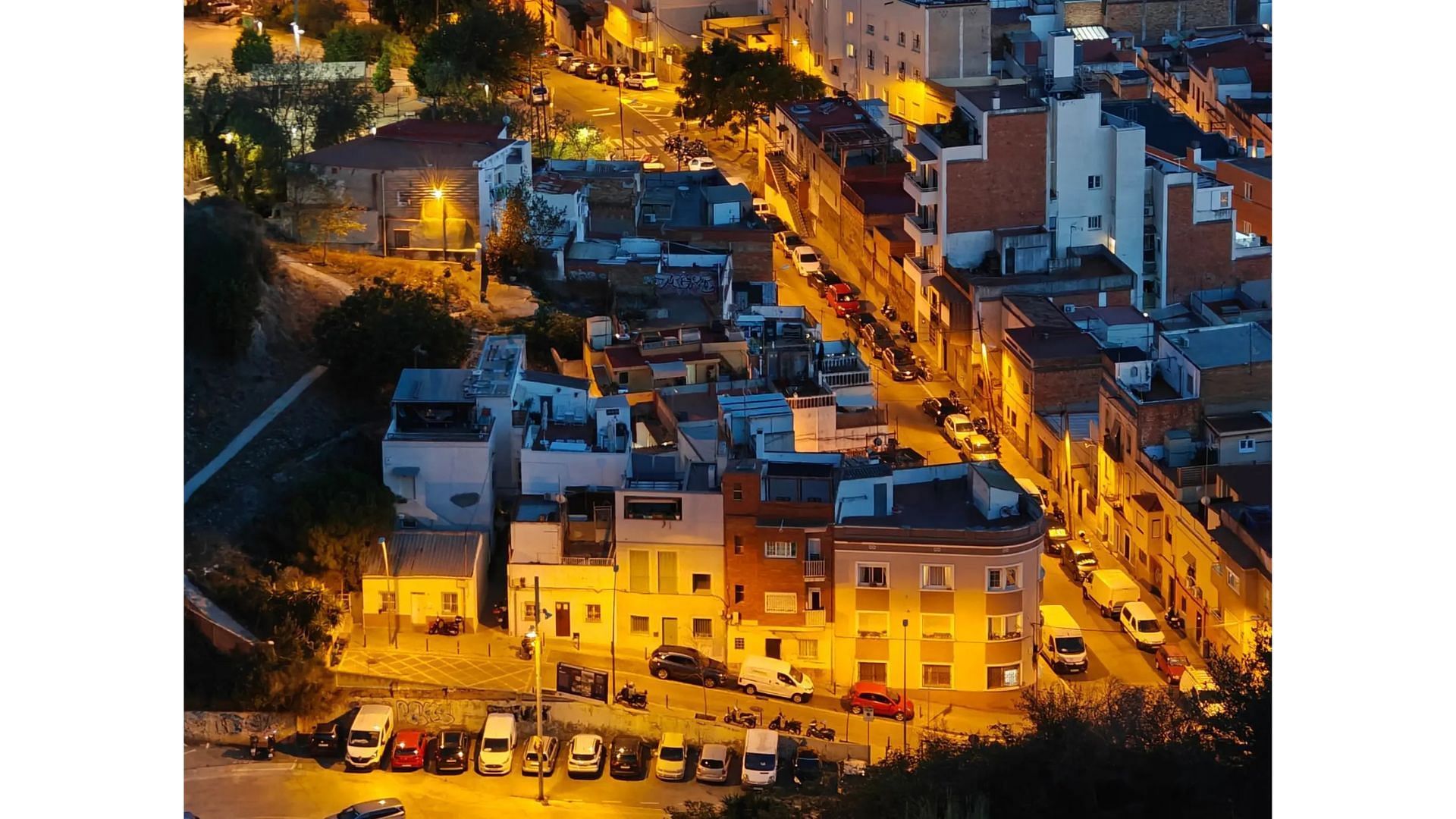 A sample photo showing the low-light prowess of the Open (Image via OnePlus)